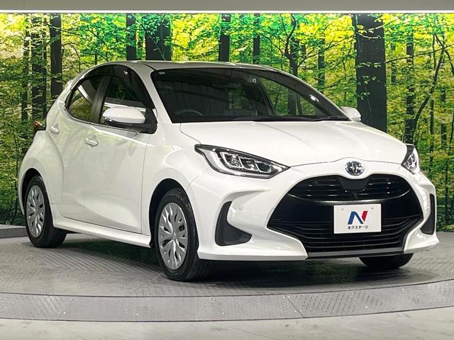 ヤリス ハイブリッドＺ　禁煙車　セーフティセンス　純正８型ナビ　パノラミックビューモニター　ＢＳＭ　レーダークルーズ　ＨＵＤ　シートヒーター　クリアランスソナー　ＬＥＤヘッド　オートハイビーム　オートエアコン　スマートキー（16枚目）
