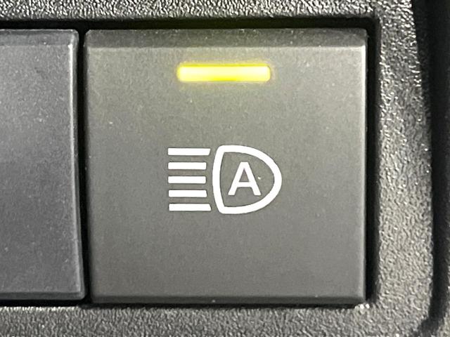 ヤリス ハイブリッドＺ　禁煙車　セーフティセンス　純正８型ナビ　パノラミックビューモニター　ＢＳＭ　レーダークルーズ　ＨＵＤ　シートヒーター　クリアランスソナー　ＬＥＤヘッド　オートハイビーム　オートエアコン　スマートキー（22枚目）