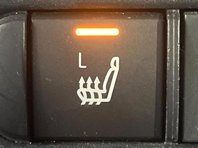 ヤリス ハイブリッドＺ　禁煙車　セーフティセンス　純正８型ナビ　パノラミックビューモニター　ＢＳＭ　レーダークルーズ　ＨＵＤ　シートヒーター　クリアランスソナー　ＬＥＤヘッド　オートハイビーム　オートエアコン　スマートキー（26枚目）