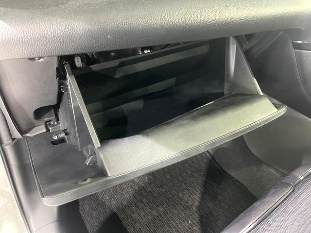 ヤリス ハイブリッドＺ　禁煙車　セーフティセンス　純正８型ナビ　パノラミックビューモニター　ＢＳＭ　レーダークルーズ　ＨＵＤ　シートヒーター　クリアランスソナー　ＬＥＤヘッド　オートハイビーム　オートエアコン　スマートキー（42枚目）