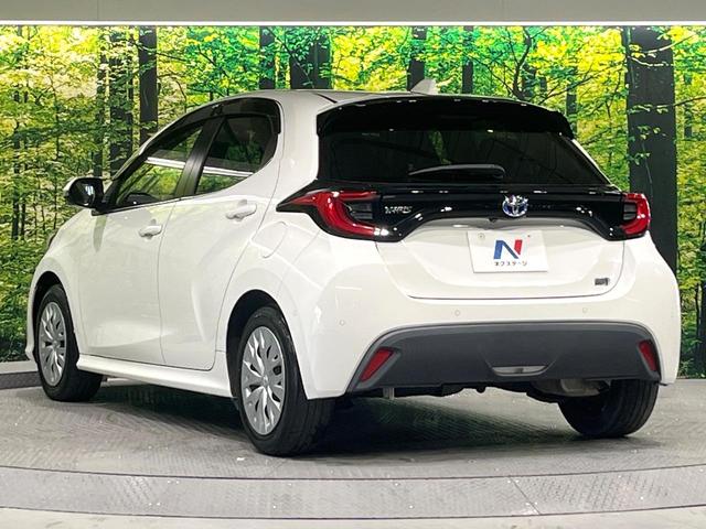 ヤリス ハイブリッドＺ　禁煙車　セーフティセンス　純正８型ナビ　パノラミックビューモニター　ＢＳＭ　レーダークルーズ　ＨＵＤ　シートヒーター　クリアランスソナー　ＬＥＤヘッド　オートハイビーム　オートエアコン　スマートキー（51枚目）