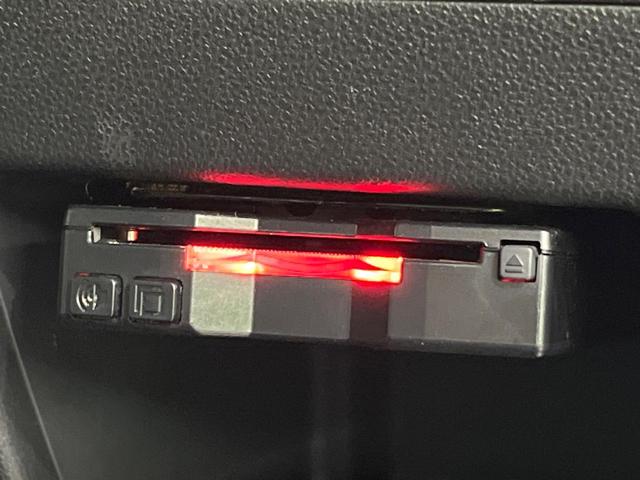 タント カスタムＸ　トップエディションＳＡＩＩ　禁煙車　衝突軽減装置　ＳＤナビ　バックカメラ　電動スライドドア　オートエアコン　ＬＥＤライト　オートライト　スマートキー　後席サンシェード　ドアレコ　ウィンカーミラー　電動格納ミラー　純正１４ＡＷ（7枚目）