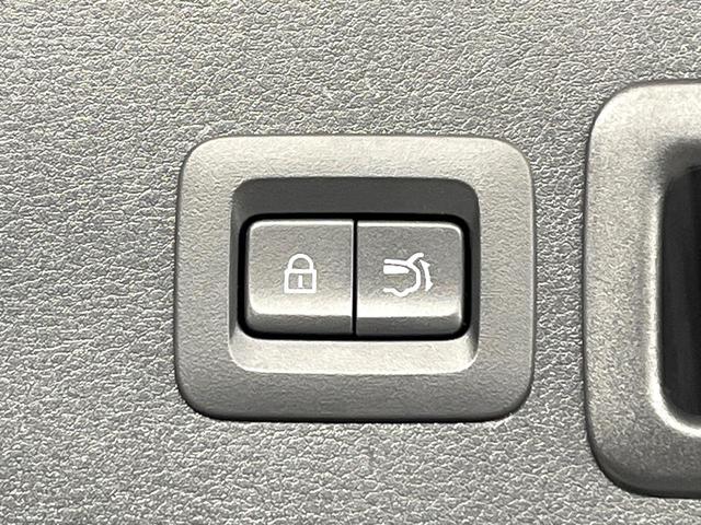 ＣＸ－３０ ２０Ｓ　Ｌパッケージ　禁煙車　衝突軽減　純正８．８型ナビ　全周囲カメラ　前席シートヒーター　ヘッドアップディスプレイ　ステアリングヒーター　電動リアゲート　パワーシート　レーダークルーズ　ＬＥＤライト　オートライト（24枚目）