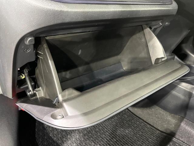 アクア Ｓ　禁煙車　純正ナビ　バックカメラ　オートエアコン　ＥＴＣ　スマートキー　プッシュスタート　オートライト　ウィンカーミラー　シートリフター　ステアリングスイッチ（42枚目）