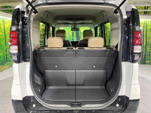 ���i�̂���������ʋ΁A���}���ɏ\���ȉ׎��X�y�[�X���m�ۂ��Ă���܂��B�Z�J���h�V�[�g��|���ƁA�傫�ȉו��̐ύڂ��\�ł���