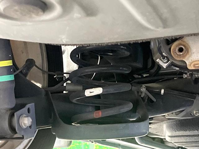 エスクァイア Ｇｉ　禁煙車　純正９型ナビ　バックカメラ　後席モニター　両側電動スライド　クルコン　オートハイビーム　ＬＥＤライト　前席シートヒーター　デュアルオートエアコン　後席シェード　純正１５インチＡＷ　ＥＴＣ（24枚目）