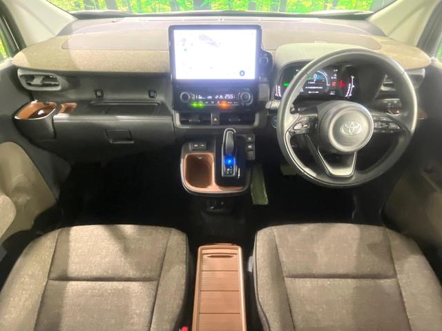 シエンタ ハイブリッドＺ　禁煙車　セーフティセンス　純正１０．５型ナビ　全周囲カメラ　両側電動スライド　シートヒーター　ブラインドスポットモニター　ステアリングヒーター　ＡＣ１００Ｖ電源　ＥＴＣ　オートハイビーム　ＬＥＤライト（4枚目）