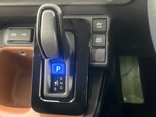 シエンタ ハイブリッドＺ　禁煙車　セーフティセンス　純正１０．５型ナビ　全周囲カメラ　両側電動スライド　シートヒーター　ブラインドスポットモニター　ステアリングヒーター　ＡＣ１００Ｖ電源　ＥＴＣ　オートハイビーム　ＬＥＤライト（25枚目）