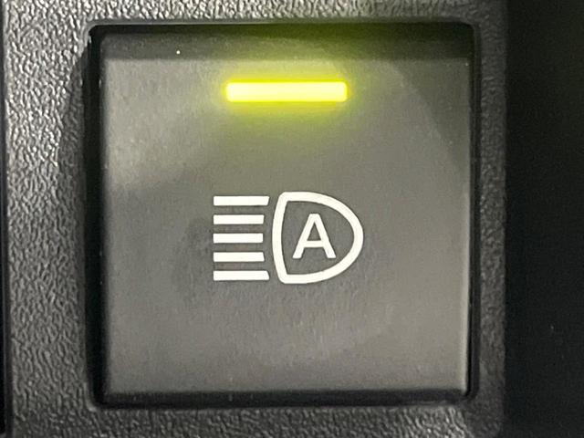 シエンタ ハイブリッドＺ　禁煙車　セーフティセンス　純正１０．５型ナビ　全周囲カメラ　両側電動スライド　シートヒーター　ブラインドスポットモニター　ステアリングヒーター　ＡＣ１００Ｖ電源　ＥＴＣ　オートハイビーム　ＬＥＤライト（26枚目）