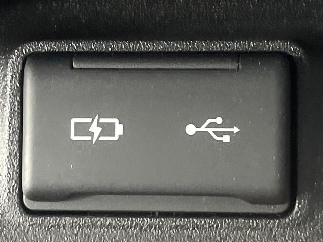 シエンタ ハイブリッドＺ　禁煙車　セーフティセンス　純正１０．５型ナビ　全周囲カメラ　両側電動スライド　シートヒーター　ブラインドスポットモニター　ステアリングヒーター　ＡＣ１００Ｖ電源　ＥＴＣ　オートハイビーム　ＬＥＤライト（35枚目）