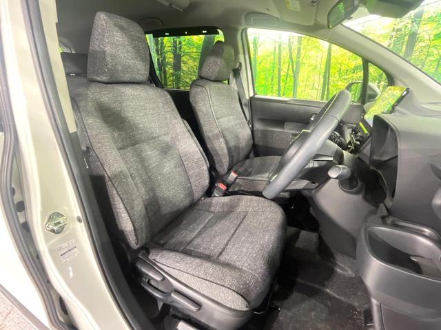 シエンタ ハイブリッドＺ　禁煙車　セーフティセンス　純正１０．５型ナビ　バックカメラ　両側電動スライド　ブラインドスポットモニター　オートハイビーム　ＬＥＤライト　ＥＴＣ　レーダークルーズ　後席サンシェード　オートエアコン（8枚目）