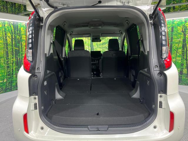 シエンタ ハイブリッドＺ　禁煙車　セーフティセンス　純正１０．５型ナビ　バックカメラ　両側電動スライド　ブラインドスポットモニター　オートハイビーム　ＬＥＤライト　ＥＴＣ　レーダークルーズ　後席サンシェード　オートエアコン（10枚目）