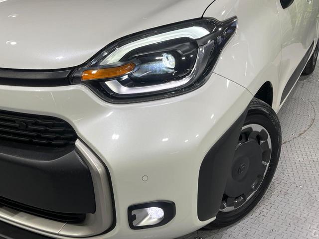 シエンタ ハイブリッドＺ　禁煙車　セーフティセンス　純正１０．５型ナビ　バックカメラ　両側電動スライド　ブラインドスポットモニター　オートハイビーム　ＬＥＤライト　ＥＴＣ　レーダークルーズ　後席サンシェード　オートエアコン（12枚目）