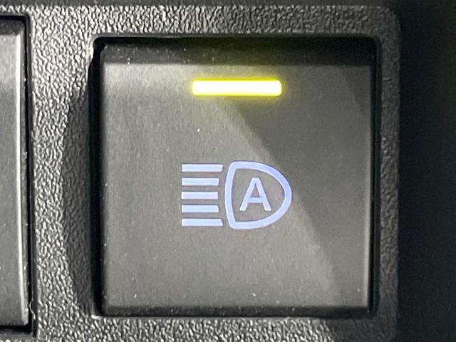 シエンタ ハイブリッドＺ　禁煙車　セーフティセンス　純正１０．５型ナビ　バックカメラ　両側電動スライド　ブラインドスポットモニター　オートハイビーム　ＬＥＤライト　ＥＴＣ　レーダークルーズ　後席サンシェード　オートエアコン（29枚目）