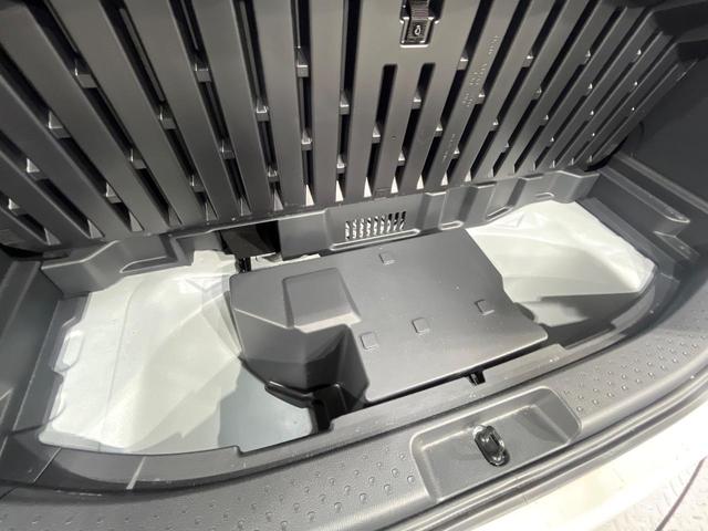 シエンタ ハイブリッドＺ　禁煙車　セーフティセンス　純正１０．５型ナビ　バックカメラ　両側電動スライド　ブラインドスポットモニター　オートハイビーム　ＬＥＤライト　ＥＴＣ　レーダークルーズ　後席サンシェード　オートエアコン（50枚目）