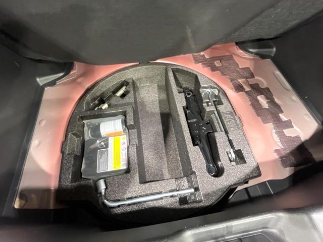 デミオ ＸＤツーリング　Ｌパッケージ　禁煙車　ディーゼルターボ　衝突軽減装置　純正ナビ　バックカメラ　ヘッドアップディスプレイ　クルーズコントロール　パドルシフト　ＥＴＣ　ＬＥＤライト　オートライト　ドラレコ　横滑り防止装置（49枚目）