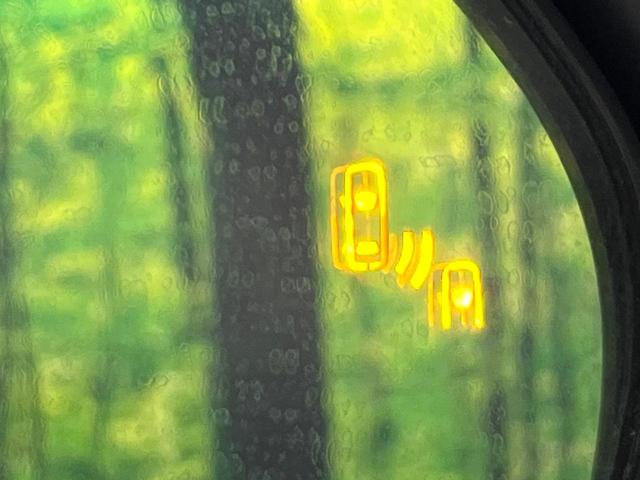 �y�u���C���h�X�|�b�g���j�^�[�z���s���A�h�A�~���[�̎��p�ɂȂ�₷���ӏ��Ɍ㑱�Ԃ��ڋ߂���ƃT�C�h�~���[�̃����Y�Ɍx����\���I�h���C�o�[�ɒ��ӊ��N�����Ă���܂��B