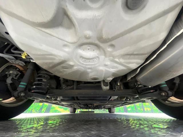 プリウス Ｓ　禁煙車　純正ナビ　Ｂｌｕｅｔｏｏｔｈ再生　バックカメラ　オートエアコン　ＨＩＤヘッドライト　オートライト　ＥＴＣ　スマートキー　プッシュスタート　ステアリングスイッチ　電動格納ミラー　シートリフター（19枚目）