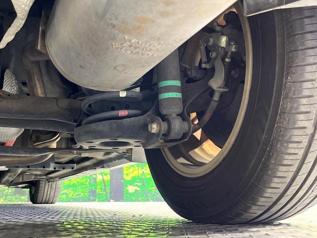 プリウス Ｓ　禁煙車　純正ナビ　Ｂｌｕｅｔｏｏｔｈ再生　バックカメラ　オートエアコン　ＨＩＤヘッドライト　オートライト　ＥＴＣ　スマートキー　プッシュスタート　ステアリングスイッチ　電動格納ミラー　シートリフター（20枚目）