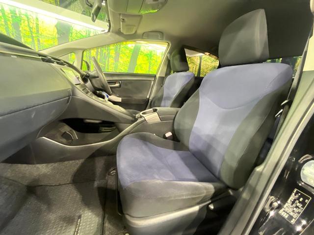 プリウス Ｓ　禁煙車　純正ナビ　Ｂｌｕｅｔｏｏｔｈ再生　バックカメラ　オートエアコン　ＨＩＤヘッドライト　オートライト　ＥＴＣ　スマートキー　プッシュスタート　ステアリングスイッチ　電動格納ミラー　シートリフター（32枚目）