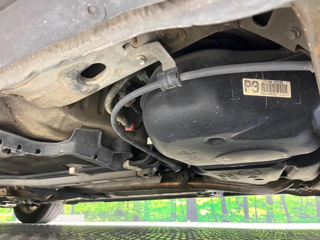 プリウス Ｓ　禁煙車　純正ナビ　Ｂｌｕｅｔｏｏｔｈ再生　バックカメラ　オートエアコン　ＨＩＤヘッドライト　オートライト　ＥＴＣ　スマートキー　プッシュスタート　ステアリングスイッチ　電動格納ミラー　シートリフター（40枚目）