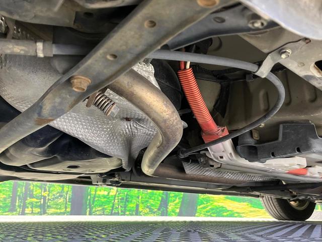 プリウス Ｓ　禁煙車　純正ナビ　Ｂｌｕｅｔｏｏｔｈ再生　バックカメラ　オートエアコン　ＨＩＤヘッドライト　オートライト　ＥＴＣ　スマートキー　プッシュスタート　ステアリングスイッチ　電動格納ミラー　シートリフター（41枚目）