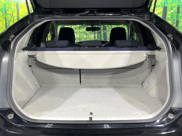 プリウス Ｓ　禁煙車　純正ナビ　Ｂｌｕｅｔｏｏｔｈ再生　バックカメラ　オートエアコン　ＨＩＤヘッドライト　オートライト　ＥＴＣ　スマートキー　プッシュスタート　ステアリングスイッチ　電動格納ミラー　シートリフター（42枚目）