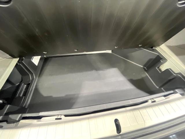 プリウス Ｓ　禁煙車　純正ナビ　Ｂｌｕｅｔｏｏｔｈ再生　バックカメラ　オートエアコン　ＨＩＤヘッドライト　オートライト　ＥＴＣ　スマートキー　プッシュスタート　ステアリングスイッチ　電動格納ミラー　シートリフター（43枚目）