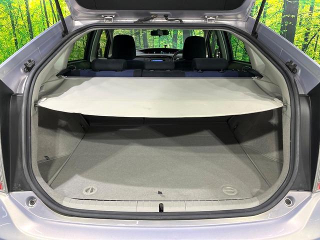 プリウス Ｓ　禁煙車　純正ナビ　バックカメラ　ＨＩＤヘッド　オートライト　オートエアコン　スマートキー　ＥＴＣ　Ｂｌｕｅｔｏｏｔｈ　フルセグＴＶ　ステアリングスイッチ　電動格納ミラー　プライバシーガラス（11枚目）