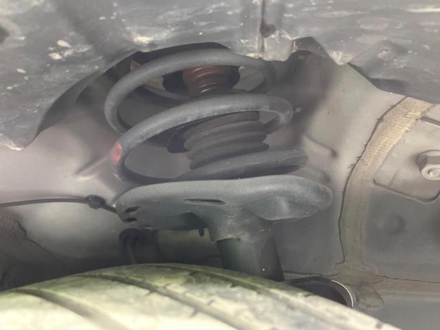 プリウス Ｓ　禁煙車　純正ナビ　バックカメラ　ＨＩＤヘッド　オートライト　オートエアコン　スマートキー　ＥＴＣ　Ｂｌｕｅｔｏｏｔｈ　フルセグＴＶ　ステアリングスイッチ　電動格納ミラー　プライバシーガラス（20枚目）