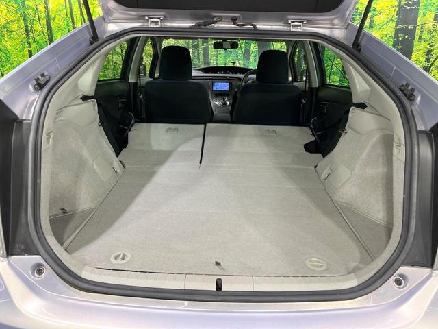 プリウス Ｓ　禁煙車　純正ナビ　バックカメラ　ＨＩＤヘッド　オートライト　オートエアコン　スマートキー　ＥＴＣ　Ｂｌｕｅｔｏｏｔｈ　フルセグＴＶ　ステアリングスイッチ　電動格納ミラー　プライバシーガラス（34枚目）