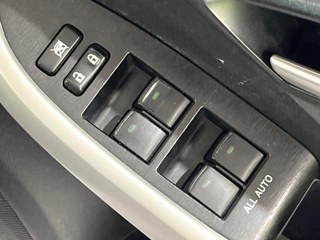 プリウス Ｓ　禁煙車　純正ナビ　バックカメラ　ＨＩＤヘッド　オートライト　オートエアコン　スマートキー　ＥＴＣ　Ｂｌｕｅｔｏｏｔｈ　フルセグＴＶ　ステアリングスイッチ　電動格納ミラー　プライバシーガラス（37枚目）