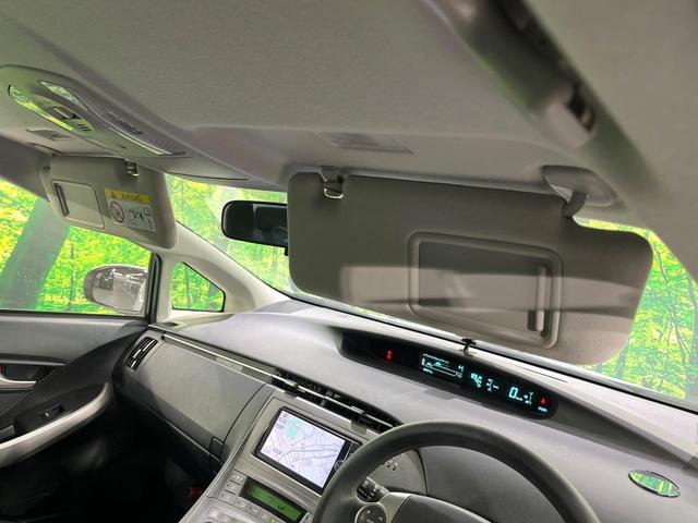 プリウス Ｓ　禁煙車　純正ナビ　バックカメラ　ＨＩＤヘッド　オートライト　オートエアコン　スマートキー　ＥＴＣ　Ｂｌｕｅｔｏｏｔｈ　フルセグＴＶ　ステアリングスイッチ　電動格納ミラー　プライバシーガラス（38枚目）