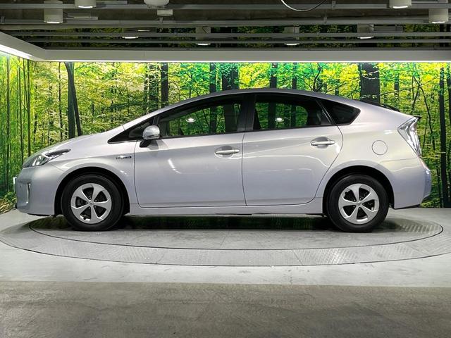 プリウス Ｓ　禁煙車　純正ナビ　バックカメラ　ＨＩＤヘッド　オートライト　オートエアコン　スマートキー　ＥＴＣ　Ｂｌｕｅｔｏｏｔｈ　フルセグＴＶ　ステアリングスイッチ　電動格納ミラー　プライバシーガラス（43枚目）