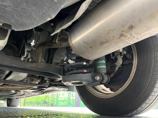 プリウス Ｓ　禁煙車　純正ナビ　バックカメラ　ＨＩＤヘッド　オートライト　オートエアコン　スマートキー　ＥＴＣ　Ｂｌｕｅｔｏｏｔｈ　フルセグＴＶ　ステアリングスイッチ　電動格納ミラー　プライバシーガラス（50枚目）