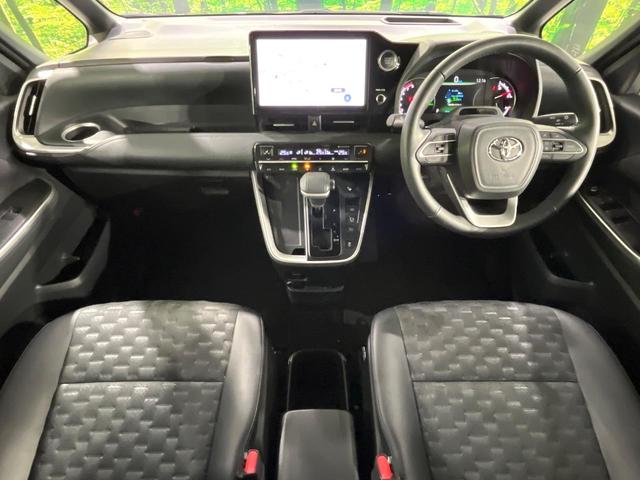 ヴォクシー Ｓ－Ｚ　禁煙車　セーフティセンス　純正１０．５型ナビ　バックカメラ　快適利便ＰＫＧ　アダプティブクルーズ　ＢＳＭ　ＨＵＤ　両側電動スライド　パワーバックドア　ステアリングヒーター　シートヒーター　ＥＴＣ（5枚目）