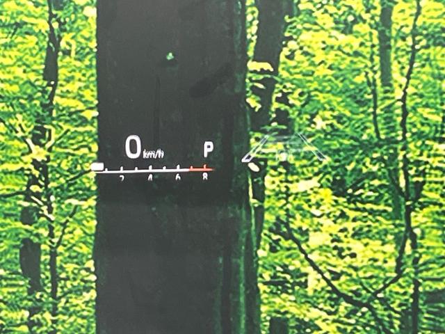 ヴォクシー Ｓ－Ｚ　禁煙車　セーフティセンス　純正１０．５型ナビ　バックカメラ　快適利便ＰＫＧ　アダプティブクルーズ　ＢＳＭ　ＨＵＤ　両側電動スライド　パワーバックドア　ステアリングヒーター　シートヒーター　ＥＴＣ（7枚目）