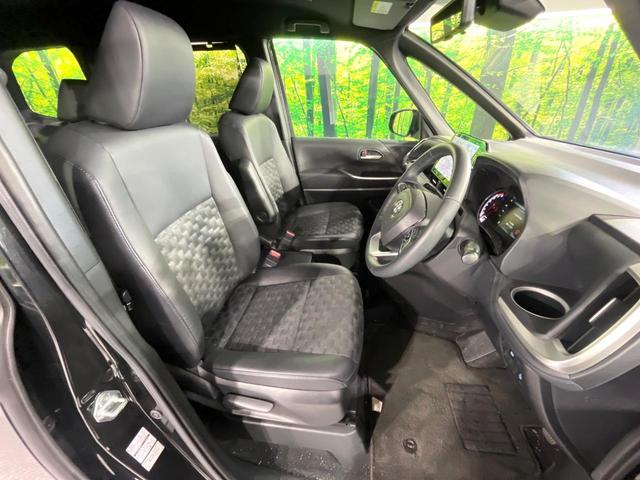 ヴォクシー Ｓ－Ｚ　禁煙車　セーフティセンス　純正１０．５型ナビ　バックカメラ　快適利便ＰＫＧ　アダプティブクルーズ　ＢＳＭ　ＨＵＤ　両側電動スライド　パワーバックドア　ステアリングヒーター　シートヒーター　ＥＴＣ（9枚目）