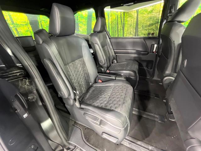 ヴォクシー Ｓ－Ｚ　禁煙車　セーフティセンス　純正１０．５型ナビ　バックカメラ　快適利便ＰＫＧ　アダプティブクルーズ　ＢＳＭ　ＨＵＤ　両側電動スライド　パワーバックドア　ステアリングヒーター　シートヒーター　ＥＴＣ（10枚目）