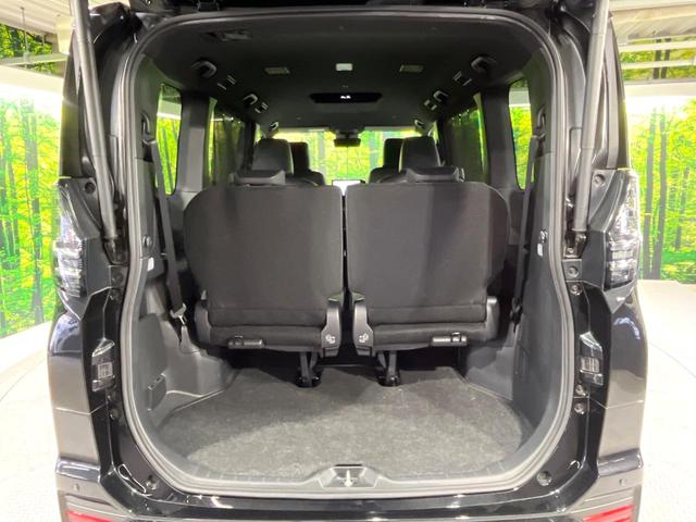 ヴォクシー Ｓ－Ｚ　禁煙車　セーフティセンス　純正１０．５型ナビ　バックカメラ　快適利便ＰＫＧ　アダプティブクルーズ　ＢＳＭ　ＨＵＤ　両側電動スライド　パワーバックドア　ステアリングヒーター　シートヒーター　ＥＴＣ（12枚目）