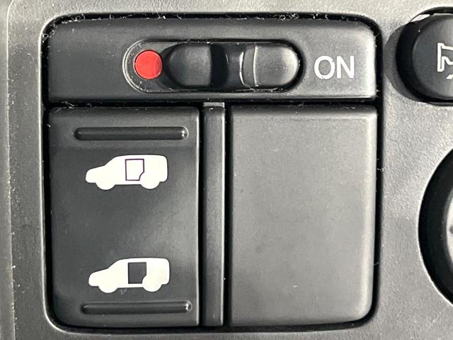 フリード Ｇ　ジャストセレクション　禁煙車　純正ナビ　バックカメラ　電動スライドドア　オートエアコン　ＥＴＣ　ＨＩＤライト　オートライト　キーレスエントリー　電動格納ミラー　ウィンカーミラー（5枚目）