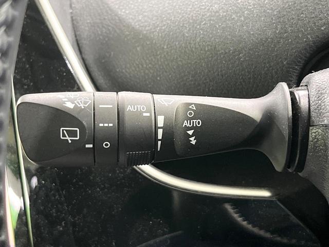 プリウス Ａツーリングセレクション　モデリスタ　セーフティセンス　純正９型ナビ　バックカメラ　前席シートヒーター　ブラインドスポットモニター　ヘッドアップディスプレイ　パークアシスト　レーダークルーズコントロール　ＥＴＣ　スマートキー（30枚目）