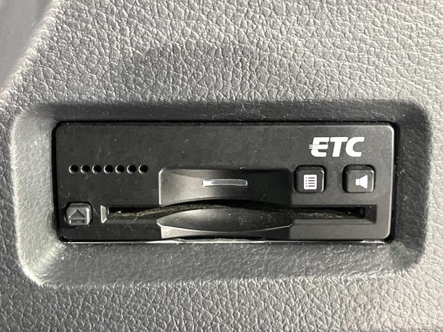 スペーシア Ｇリミテッド　禁煙車　デュアルカメラブレーキ　純正ナビ　電動スライド　シートヒーター　車線逸脱警報　スマートキー　プッシュスタート　ステアリングスイッチ　オートライト　オートエアコン（6枚目）