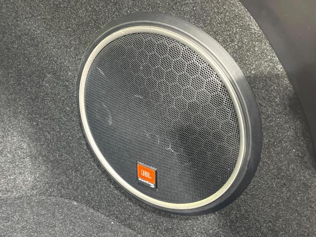 ハリアー プレミアム　アドバンスドパッケージ　禁煙車　ムーンルーフ　衝突軽減　レーダークルーズ　ＪＢＬサウンド　純正８型ナビ　全周囲カメラ　電動リアゲート　パワーシート　オートハイビーム　ＬＥＤライト　純正１８インチアルミホイール（5枚目）