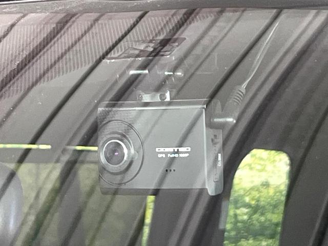 ノア ハイブリッドSi ダブルバイビーII TRDエアロ 禁煙車 セーフティセンス 純正9型ナビ 両側電動スライド シートヒーター クリアランスソナー クルコン LEDヘッド&フォグ オートハイビーム リアオートエアコン デュアルエアコン(7枚目)