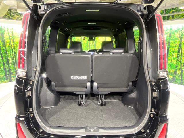 ノア ハイブリッドSi ダブルバイビーII TRDエアロ 禁煙車 セーフティセンス 純正9型ナビ 両側電動スライド シートヒーター クリアランスソナー クルコン LEDヘッド&フォグ オートハイビーム リアオートエアコン デュアルエアコン(12枚目)