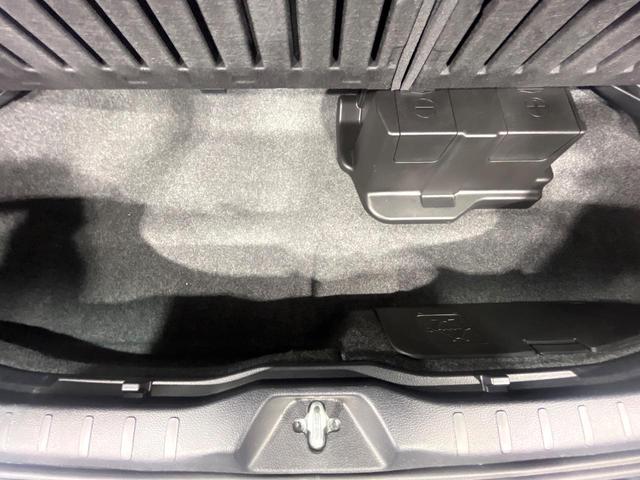 ノア ハイブリッドSi ダブルバイビーII TRDエアロ 禁煙車 セーフティセンス 純正9型ナビ 両側電動スライド シートヒーター クリアランスソナー クルコン LEDヘッド&フォグ オートハイビーム リアオートエアコン デュアルエアコン(57枚目)