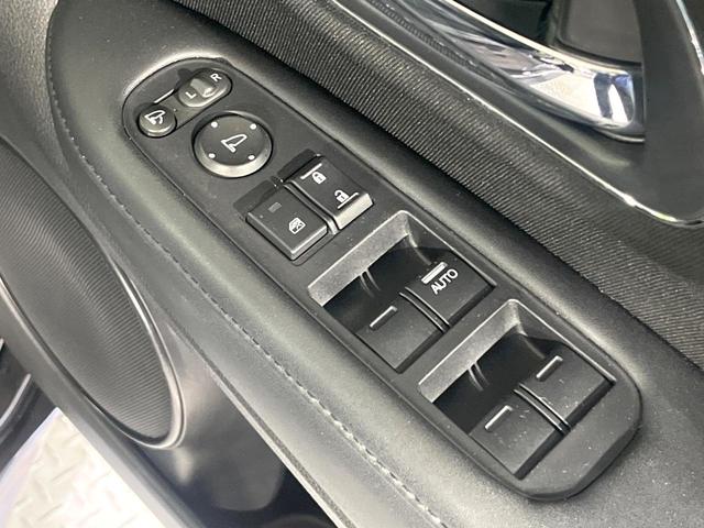 ヴェゼル ハイブリッドX 禁煙車 衝突軽減システム 純正ナビ バックカメラ LEDヘッド オートライト オートエアコン スマートキー クルコン Bluetooth ETC ドラレコ ステアリングスイッチ プライバシーガラス(42枚目)