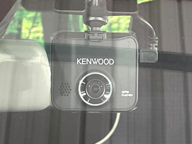 アルト Ｓ　禁煙車　セーフティサポート　シートヒーター　ドラレコ　誤発進抑制機能　車線逸脱警報　パーキングセンサー　オートライト　プライバシーガラス　ふらつき警報　先行車発進お知らせ機能　リモコンキー（4枚目）