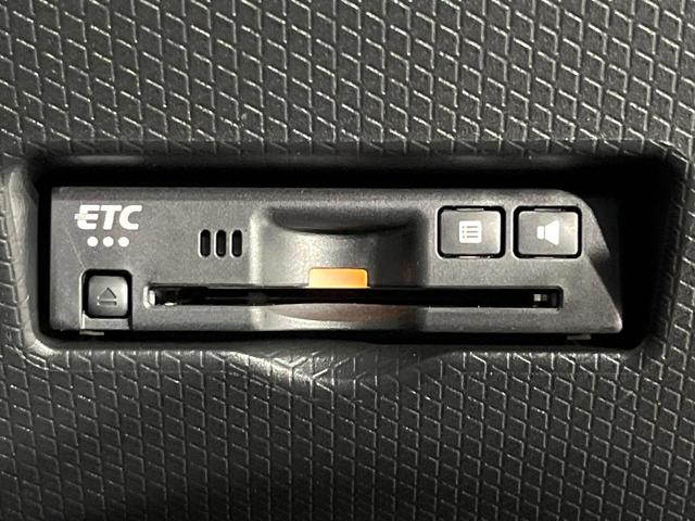 タント ファンクロスリミテッド　届出済未使用車　２トーン　スマートアシスト　純正９型ディスプレイ　バックカメラ　両側電動スライド　前席シートヒーター　電動パーキングブレーキ　オートエアコン　ＥＴＣ　スマートキー　ステアリングスイッチ（7枚目）